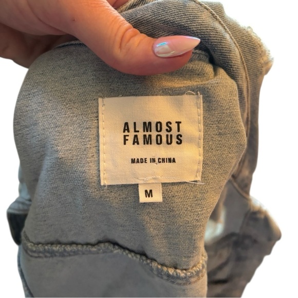 Almost Famous Distressed Denim Vest Size Medium (M) - Picture 10 of 10